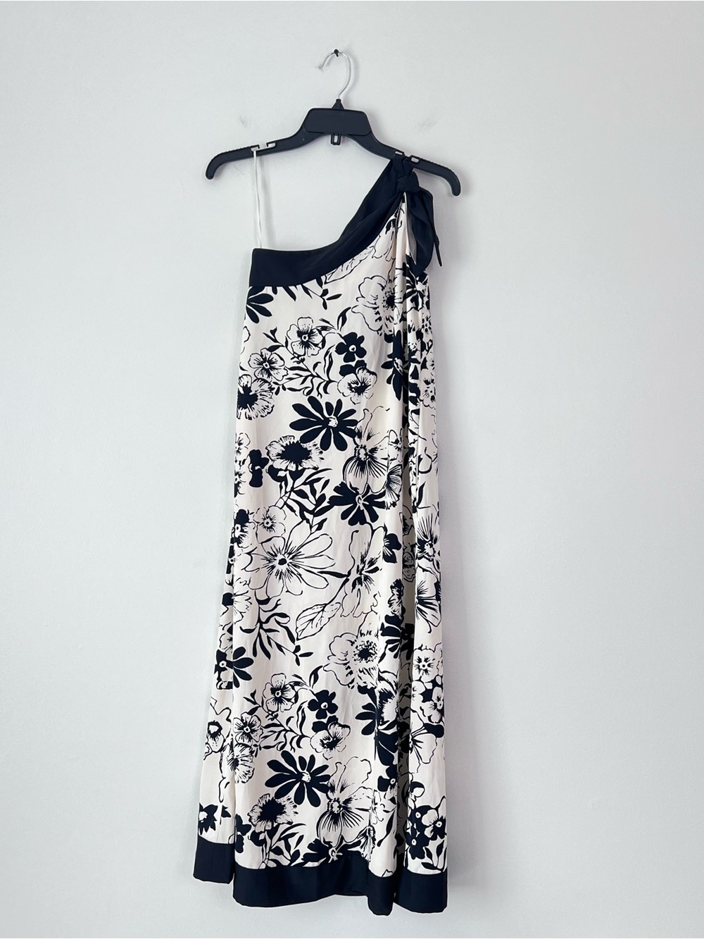Abercrombie & Fitch One Shoulder Satin Midi Dress Sz XS Black Cream Floral NWOT - Picture 2 of 14